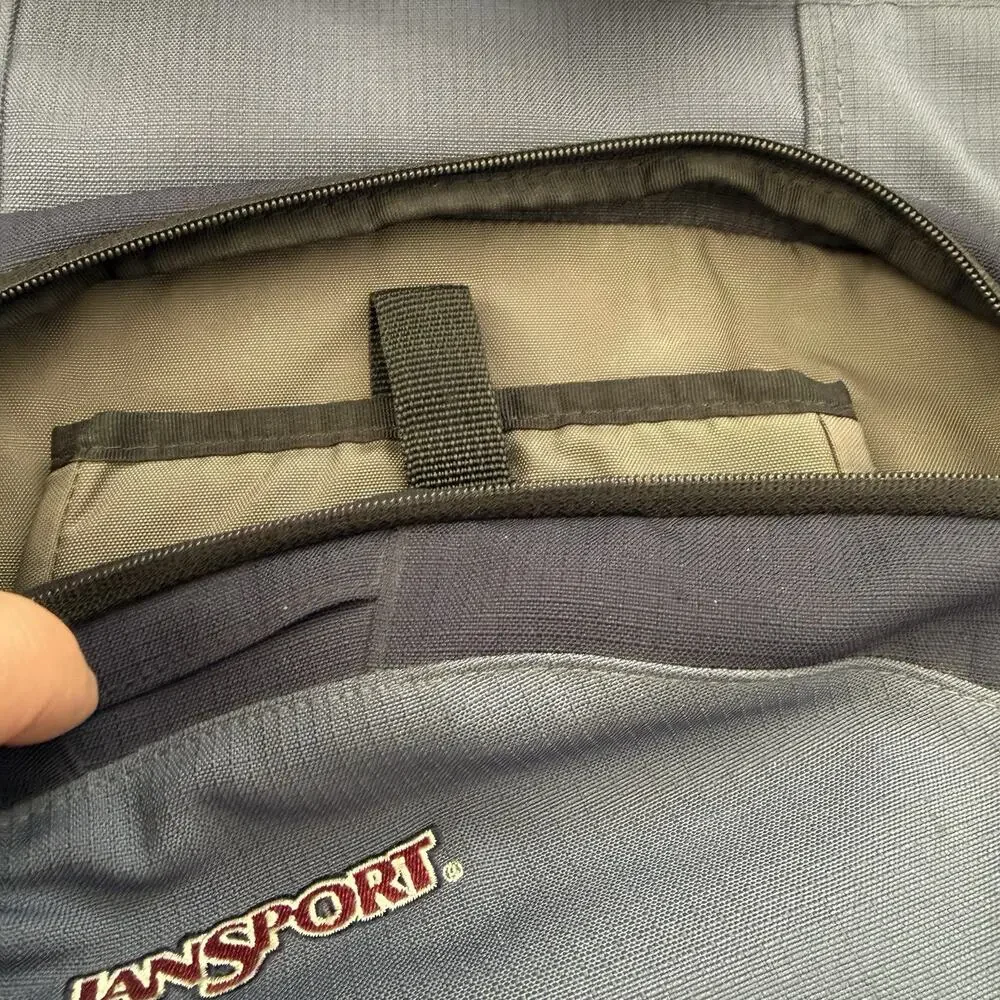 Jansport Messenger Bag Adjustable Crossbody Strap Travel Zippers Laptop Sleeve